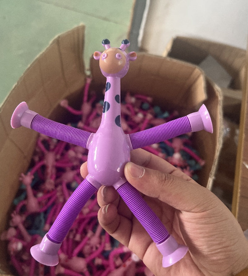 Juego Sensorial con los Giraffe Tubes